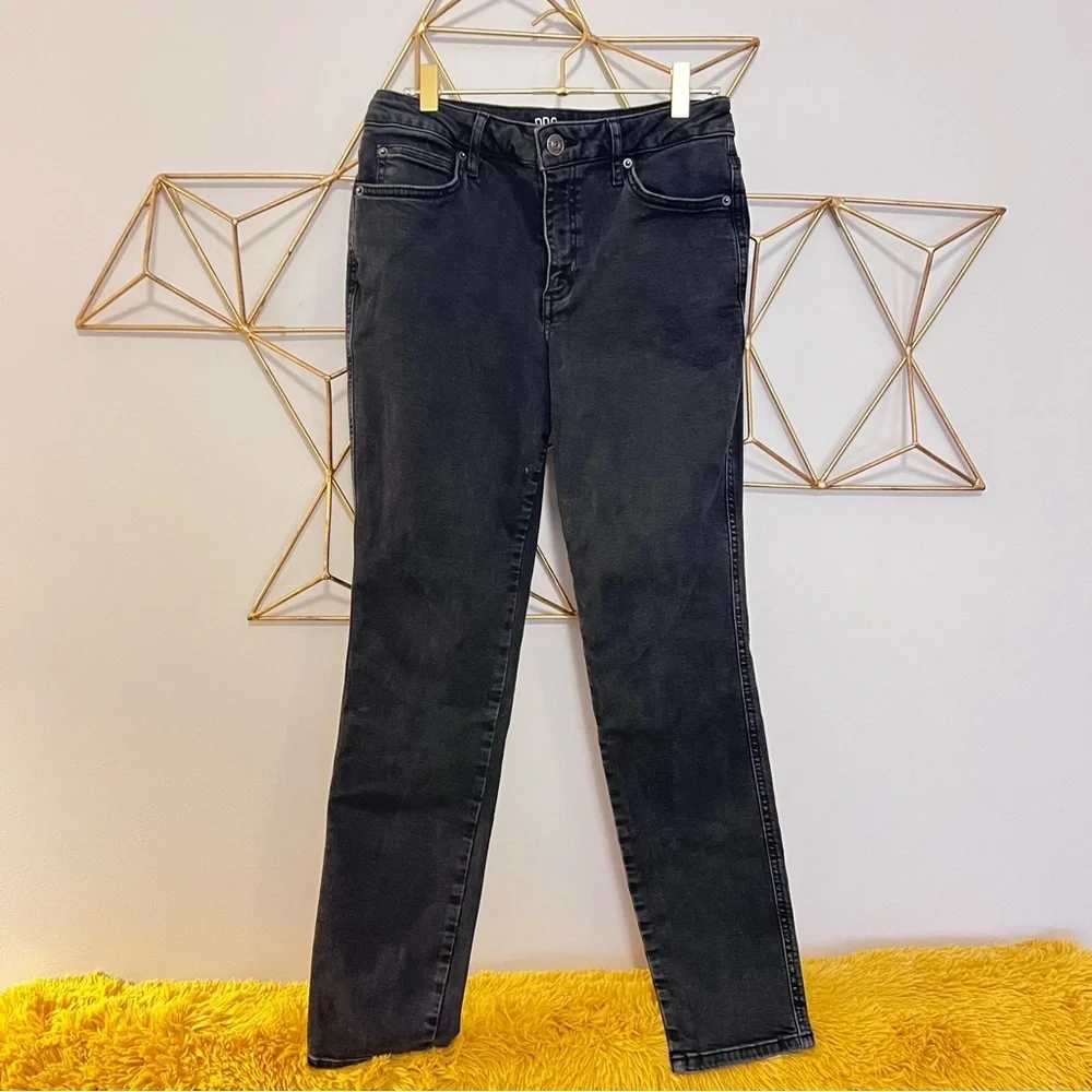 BDG Black Straight Leg Women's Jeans - Picture 1 of 6